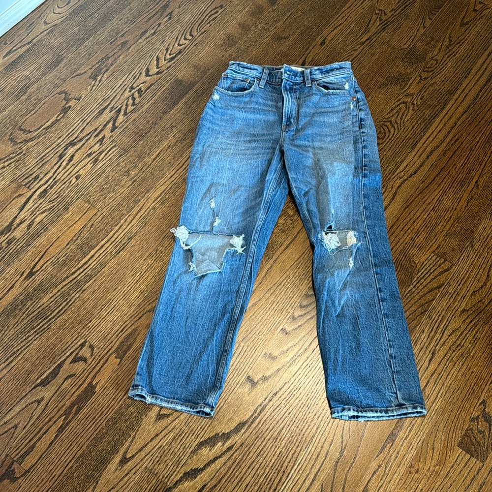 Abercrombie 90’s straight ultra high rise, size 26.